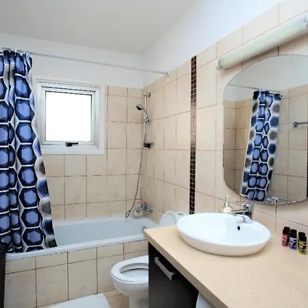 شقة Quiet, Spacious, Luxury 2-bedroom With Sea View.