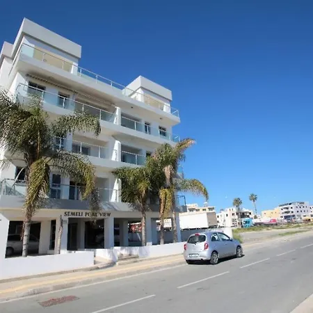 Quiet, Spacious, Luxury 2-bedroom With Sea View. * لارنكا