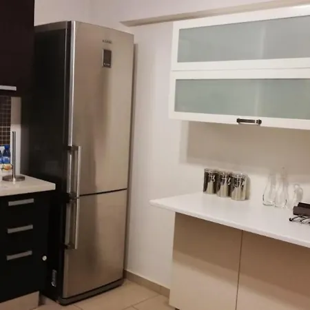 Quiet, Spacious, Luxury 2-bedroom With Sea View. * Larnaca
