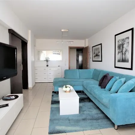 Apartament Quiet, Spacious, Luxury 2-bedroom With Sea View. *